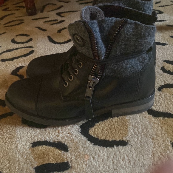 Another fall fun boot! - Picture 3 of 7